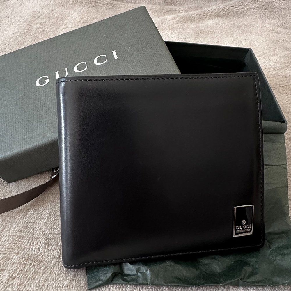 GUCCI Bifold Men Wallet Black Leather Silver Plaque